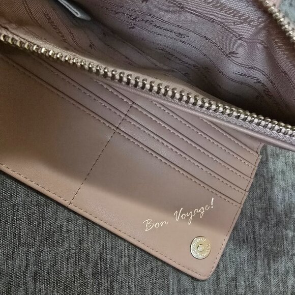 Rose gold passport wallet - Picture 5 of 6